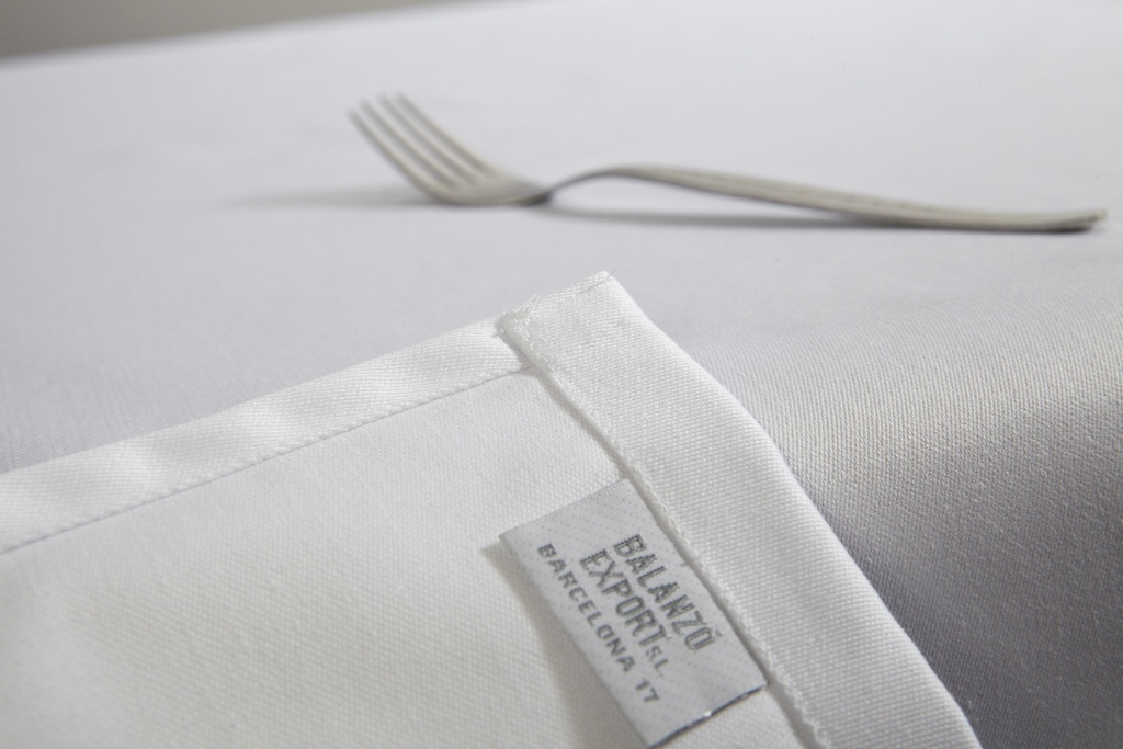 SATIN 300 / TABLE RUNNER